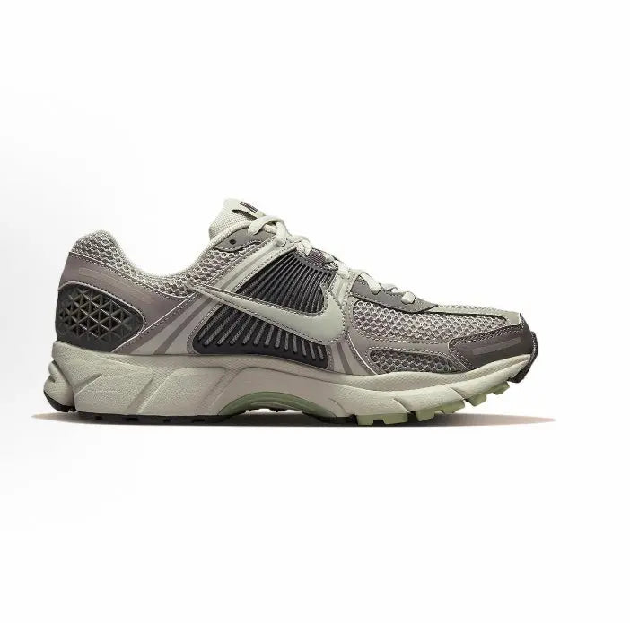 Zoom Vomero 5 SP (Copy) Nike