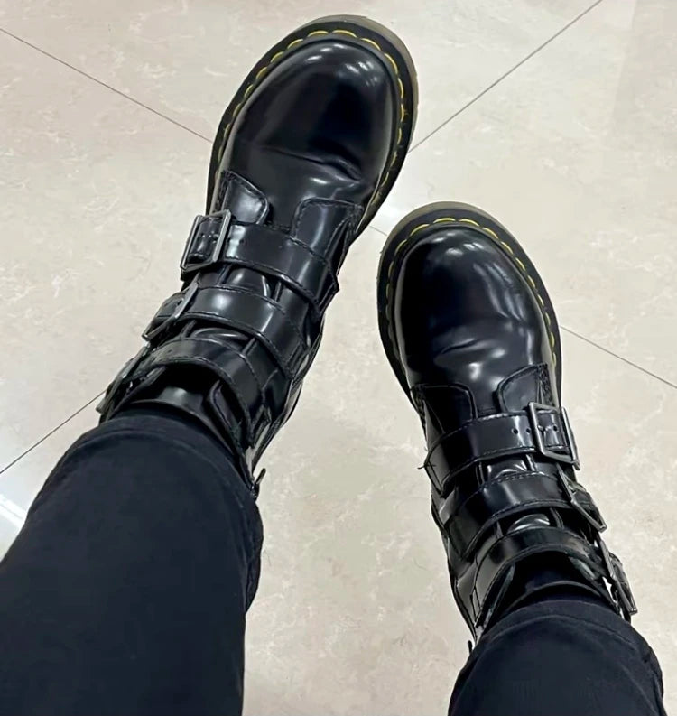 Dr. Martens Blake