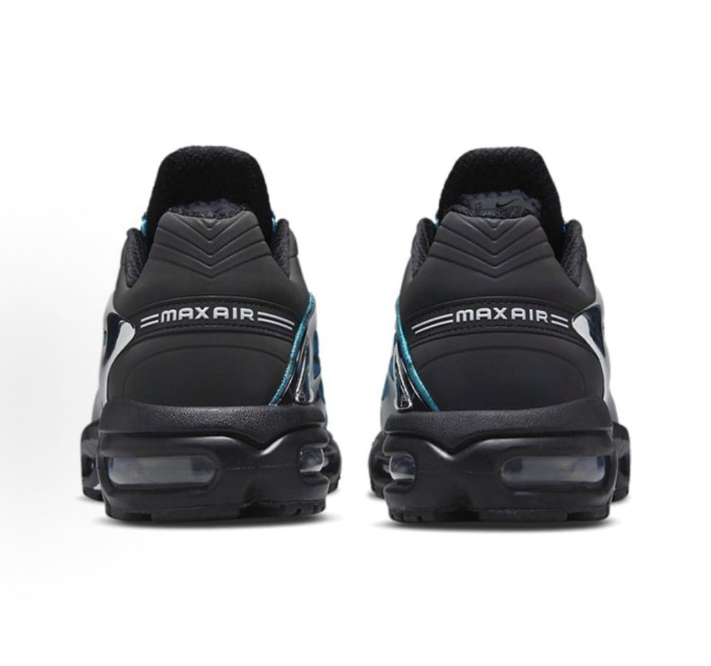 Nike Air Max Tailwind 5 sneakers heel pair, black back with teal stripe and Air Max branding
