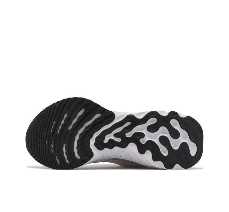 React Infinity Run Flynit 3