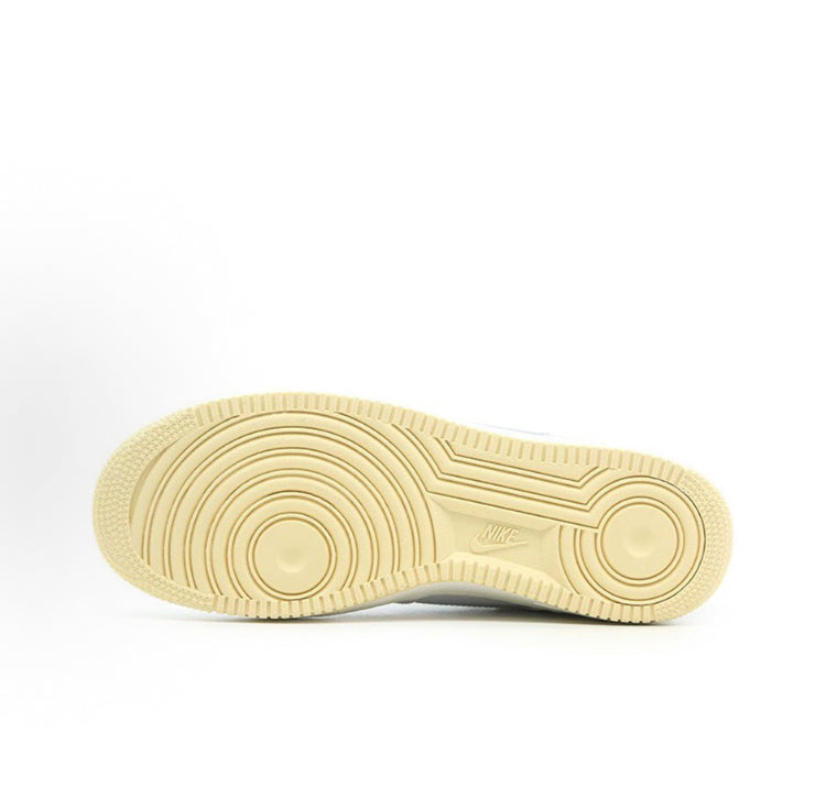 Nike low-top sneakers outsole in cream rubber with circular tread pattern
